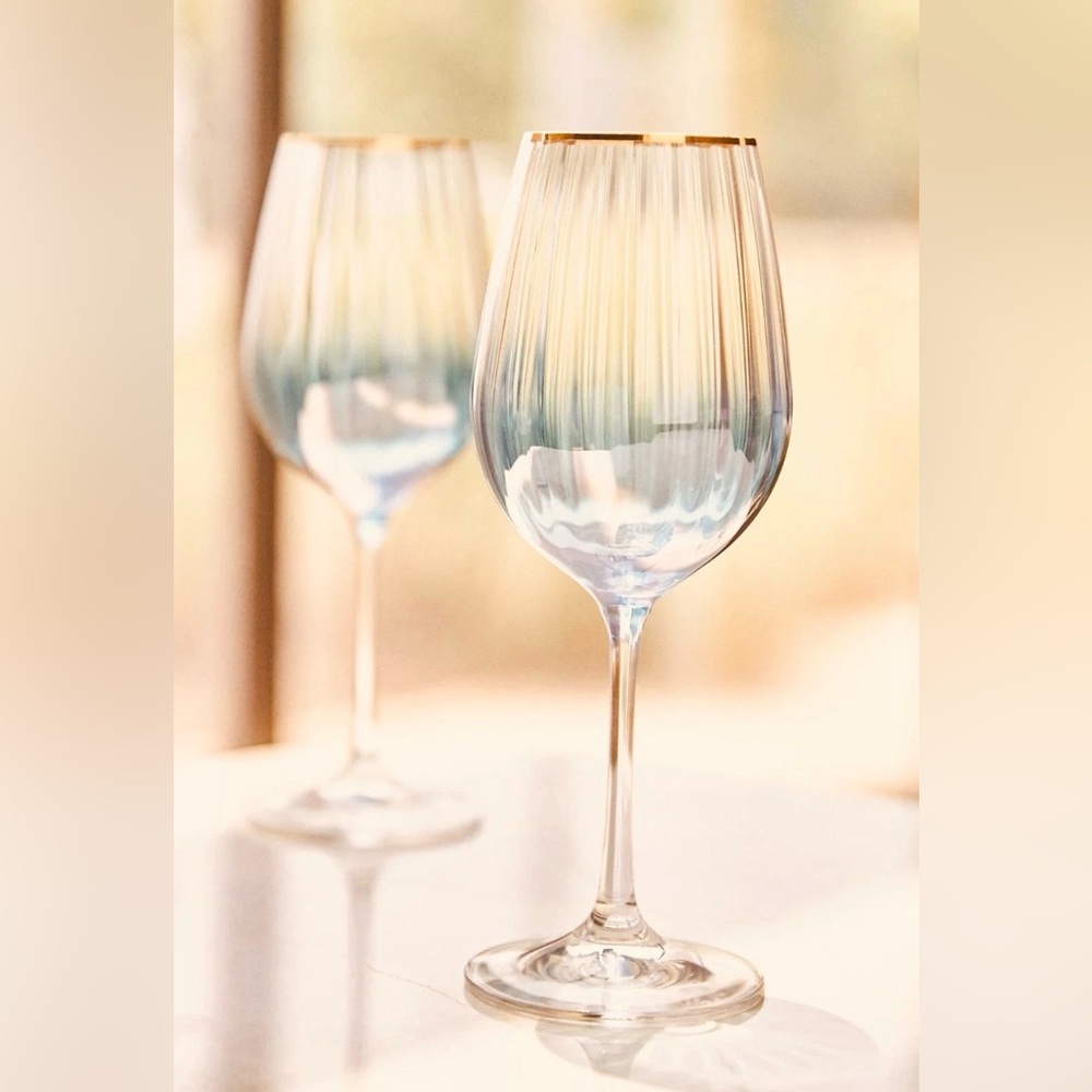 Anthropologie Waterfall Wine Glasses. 2 Glasses, Purple Iridescent, 24k Gold Rim